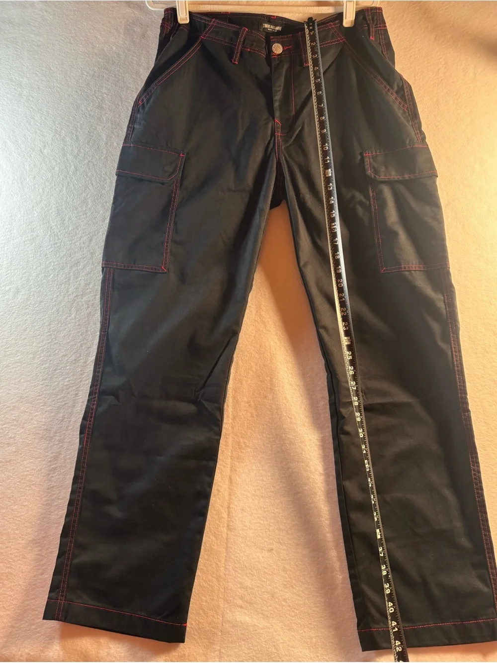 NWT True Religion Men’s 32 Black Red Stitch Baggy Cargo Pants 108335